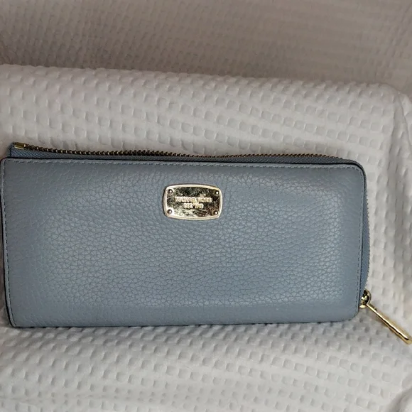 Michael Kors Large Pebbled Light Blue Leather Continental Wallet - Picture 1 of 12